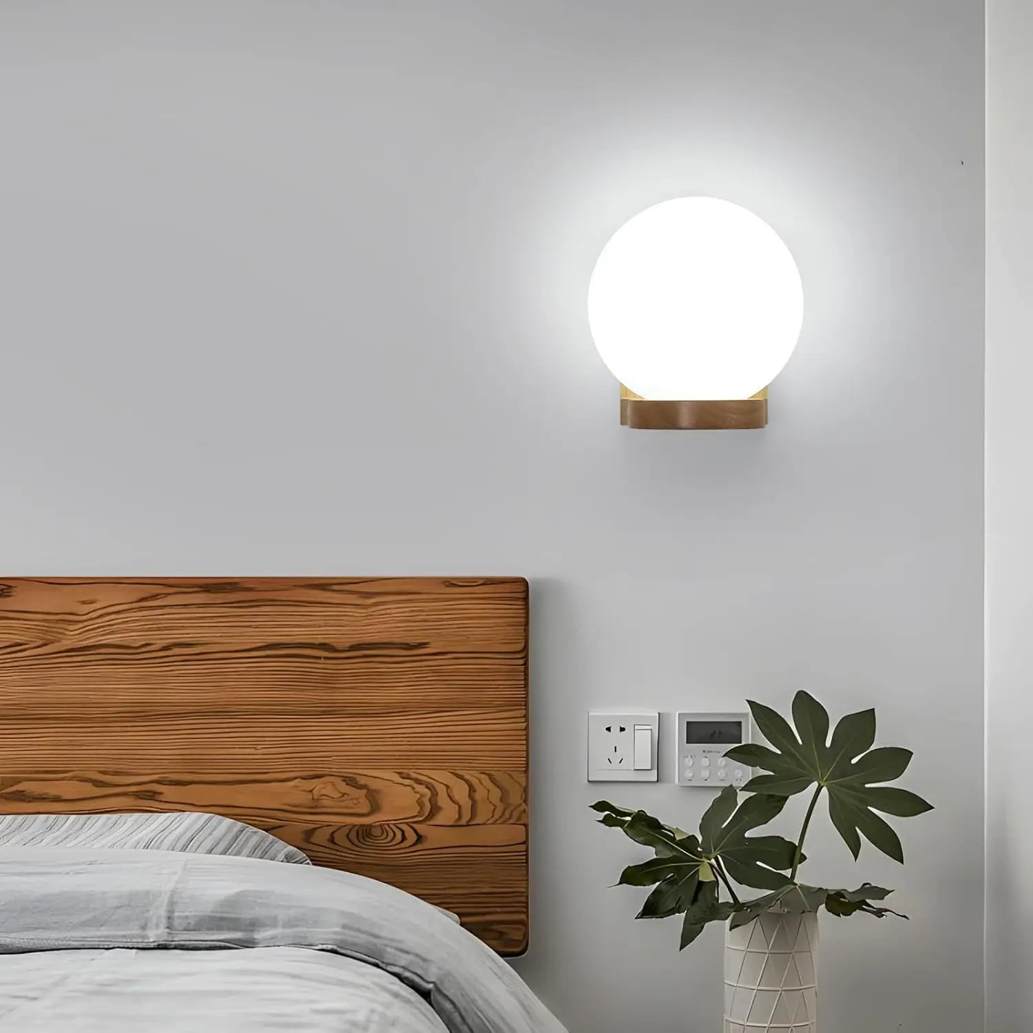 Nordic Solid Wood Wall Lamp, Globe Glass Lampshade Wall Sconce Without Bulb Indoor Bedroom Bedside Corridor Decor Wall Light Fixture